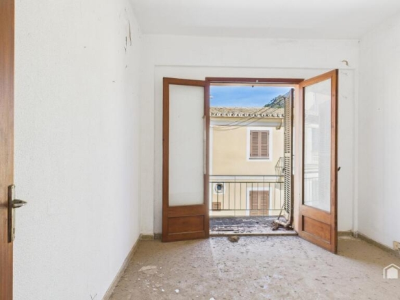 Imagen 4 de Conjunto excepcional en venta: Vivienda a reformar + Solar edificable - Pueblo Andratx