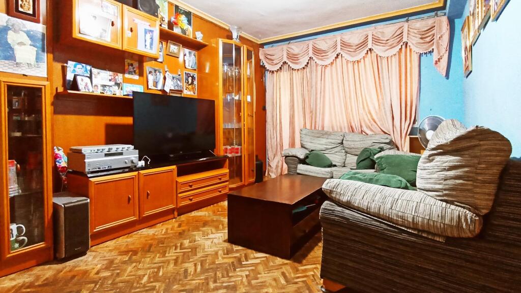 PISO DE TRES DORMITORIOS PISO DE TRES DORMITORIOS