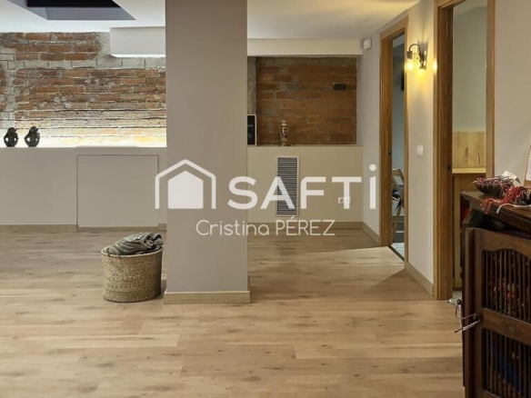 Imagen 3 de Exclusivo Inmueble de 238m2 con 2 plazas de pk