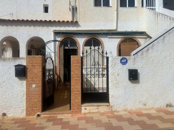 Imagen 2 de Bungalow en planta baja en la urbanización Oasis