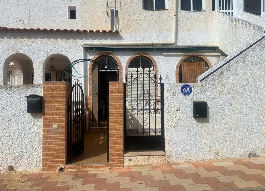 Imagen 2 de Bungalow en planta baja en la urbanización Oasis Imagen 2 de Bungalow en planta baja en la urbanización Oasis