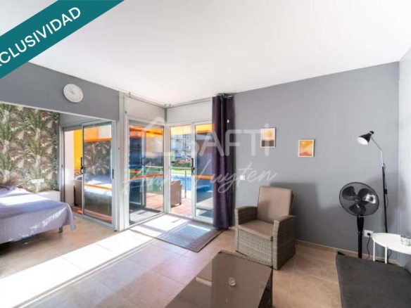 trastero y piscina Roses