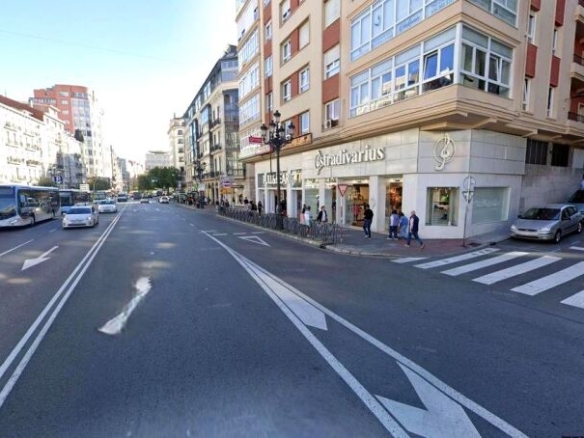 Imagen 2 de Atractivo local comercial en corazón de Santander