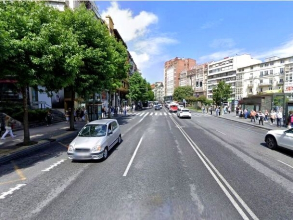 Imagen 4 de Atractivo local comercial en corazón de Santander