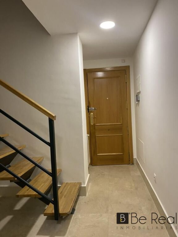 Imagen 3 de DISPONIBLE EN ALQUILER DE TEMPORADA DUPLEX  DE  TRES DORMITORIOS EN GRIÑÓN (MADRID)