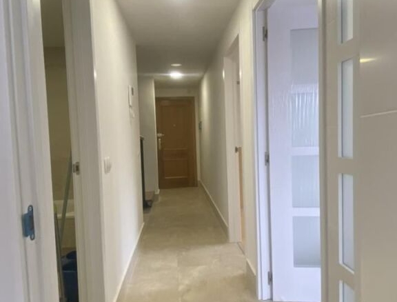 Imagen 4 de DISPONIBLE EN ALQUILER DE TEMPORADA DUPLEX  DE  TRES DORMITORIOS EN GRIÑÓN (MADRID)