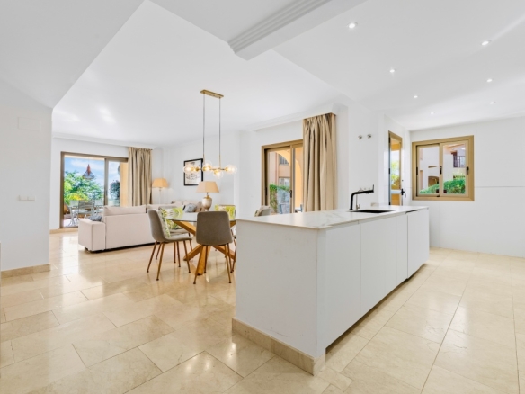 Imagen 2 de Apartamento en Venta en Benahavis Málaga