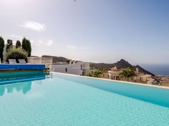 Imagen 2 de Casa-Chalet en Venta en Adeje Santa Cruz de Tenerife