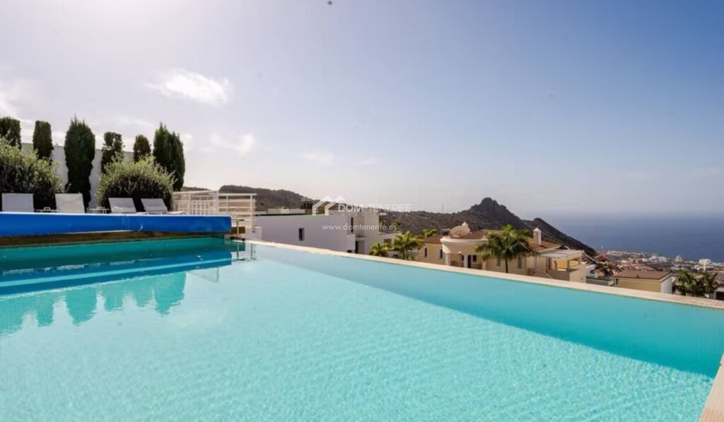 Imagen 2 de Casa-Chalet en Venta en Adeje Santa Cruz de Tenerife