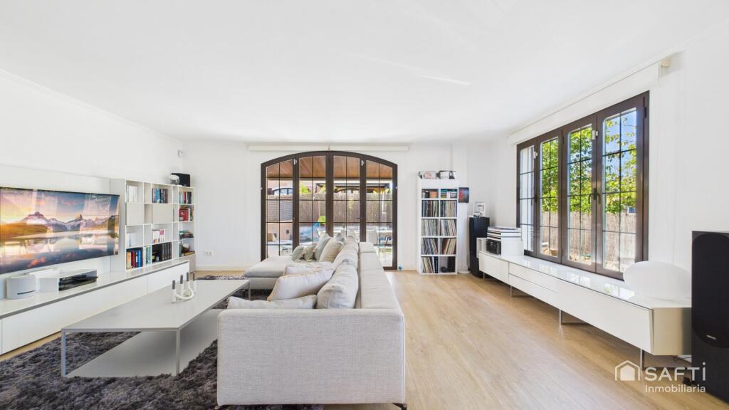 Imagen 4 de Villa de diseño amueblada y conectada en Puig de Ros – C/ Esparver Imagen 4 de Villa de diseño amueblada y conectada en Puig de Ros – C/ Esparver