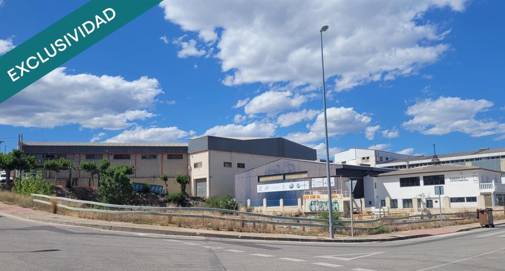 Imagen 2 de EXCELENTE OPORTUNIDAD. SOLAR INDUSTRIAL EN ONTINYENT Imagen 2 de EXCELENTE OPORTUNIDAD. SOLAR INDUSTRIAL EN ONTINYENT
