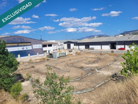 Imagen 4 de EXCELENTE OPORTUNIDAD. SOLAR INDUSTRIAL EN ONTINYENT