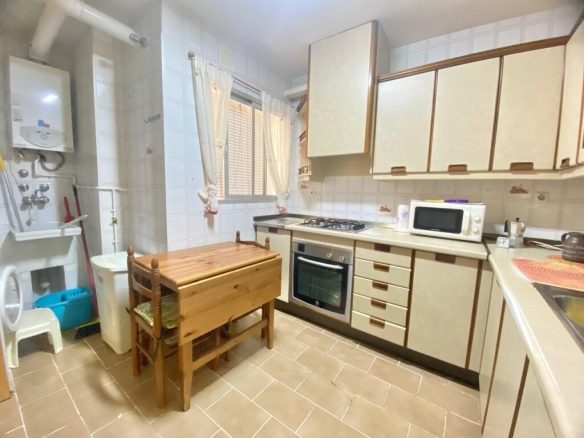 Imagen 2 de AMPLIA VIVIENDA FAMILIAR EN CIUDAD JARDÍN – MÁLAGA