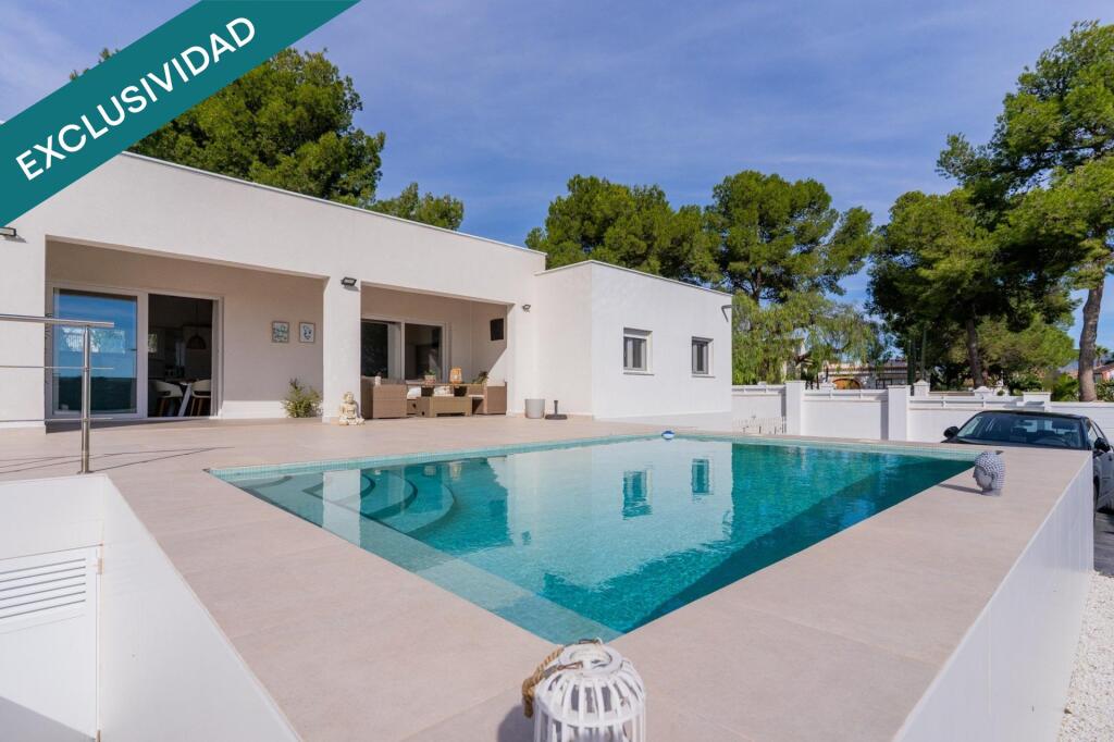 Imagen 1 de Exclusiva vivienda moderna en Llíria