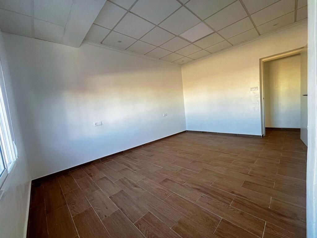 Imagen 2 de Piso reformado a estrenar con gran potencial de inversión en Almoradí.