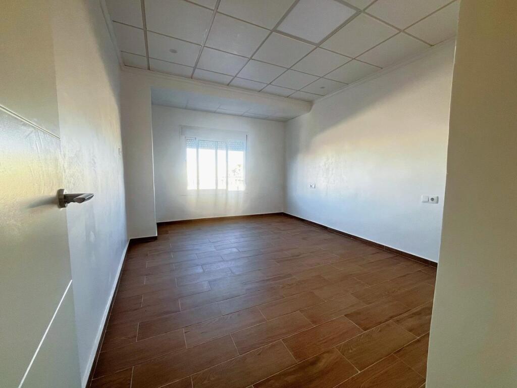 Imagen 3 de Piso reformado a estrenar con gran potencial de inversión en Almoradí.