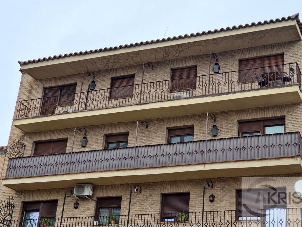Imagen 1 de ? Piso exclusivo con gran terraza y vistas al casco histórico de Toledo