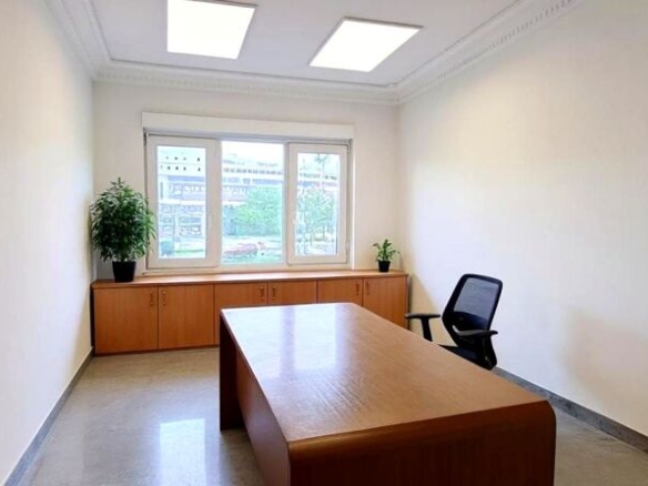 Imagen 1 de Local en alquiler en Santander de 150 m2