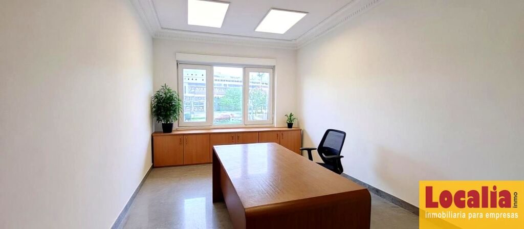 Imagen 1 de Local en alquiler en Santander de 150 m2