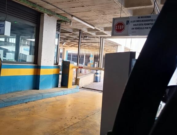 Imagen 2 de Plaza de garaje de 12.50 m2 en venta en Calle Sinaí