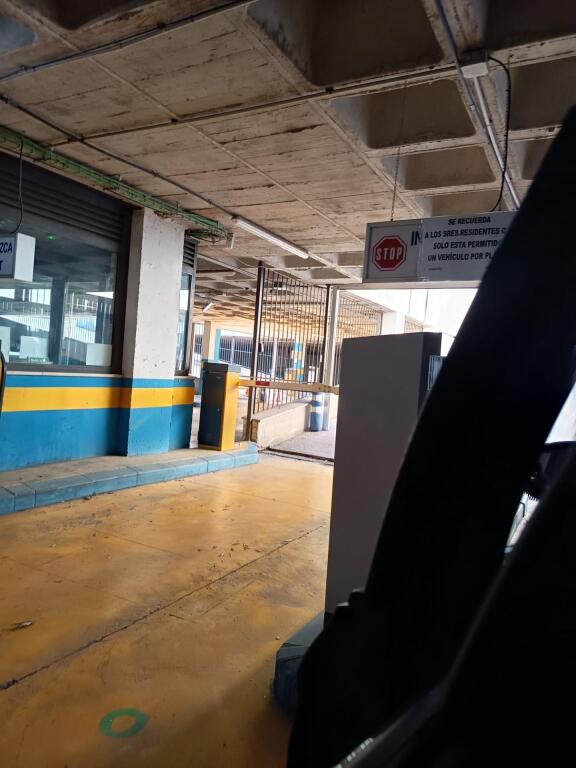 Imagen 2 de Plaza de garaje de 12.50 m2 en venta en Calle Sinaí