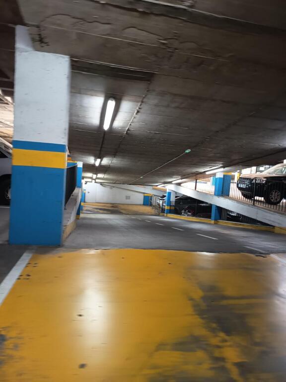 Imagen 3 de Plaza de garaje de 12.50 m2 en venta en Calle Sinaí