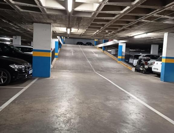 Imagen 1 de Plaza de garaje de 12.50 m2 en venta en Calle Sinaí