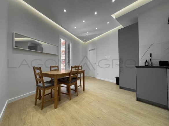 Imagen 3 de Piso reformado cerca Sagrada Familia con rentabilidad inmediata