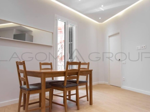 Imagen 4 de Piso reformado cerca Sagrada Familia con rentabilidad inmediata