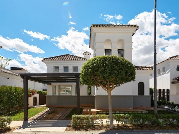 Imagen 4 de ? Villa independiente a estrenar con piscina privada en La Torre Golf Resort (Torre Pacheco)