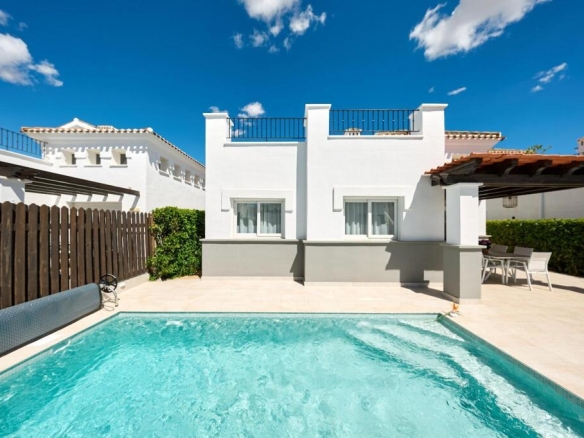 Imagen 1 de ? Villa independiente a estrenar con piscina privada en La Torre Golf Resort (Torre Pacheco)