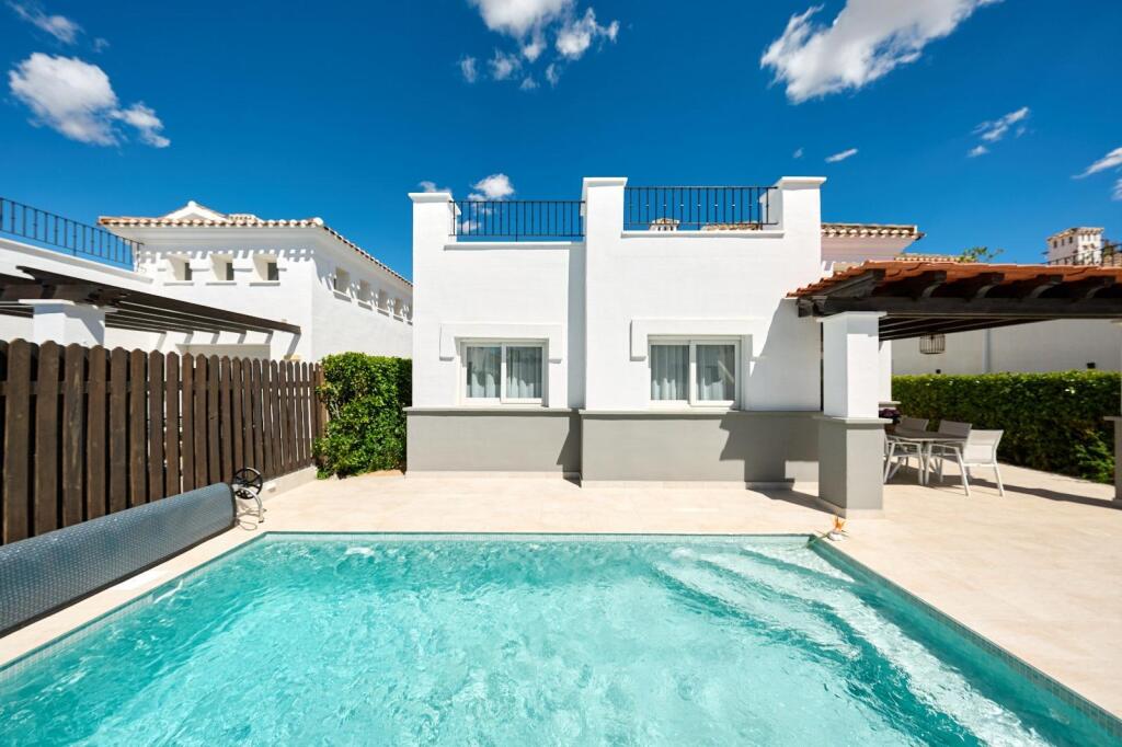 Imagen 1 de ? Villa independiente a estrenar con piscina privada en La Torre Golf Resort (Torre Pacheco)