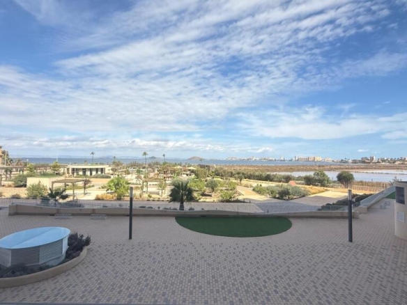 Imagen 3 de Espectacular piso en Urbanización Los Flamencos en Playa Paraíso