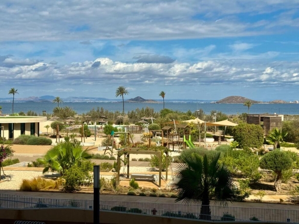 Imagen 1 de Espectacular piso en Urbanización Los Flamencos en Playa Paraíso