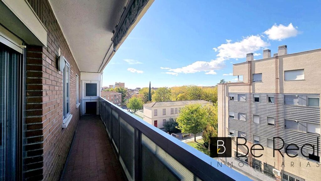 Imagen 3 de ¡OPORTUNIDAD ALQUILER! PISO DE TRES DORMITORIOS Y TERRAZA EN VILLA DE VALLECAS (MADRID).