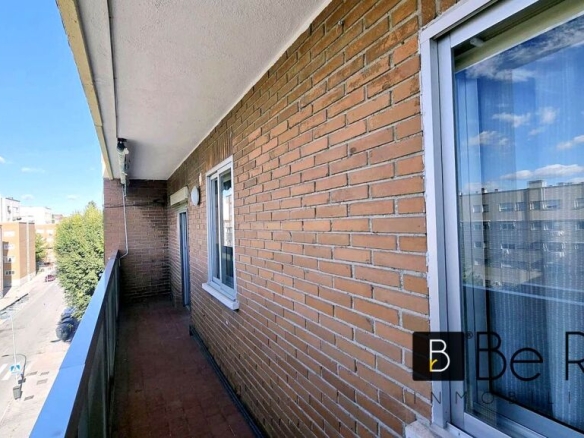 Imagen 4 de ¡OPORTUNIDAD ALQUILER! PISO DE TRES DORMITORIOS Y TERRAZA EN VILLA DE VALLECAS (MADRID).