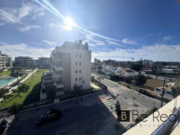 Imagen 2 de EXCLUSIVA VIVIENDA EN 2 LINEA DE PLAYA EN EL CONJUNTO RESIDENCIAL ALAMAR DE TORREMOLINOS