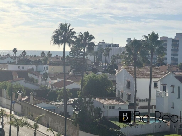Imagen 3 de EXCLUSIVA VIVIENDA EN 2 LINEA DE PLAYA EN EL CONJUNTO RESIDENCIAL ALAMAR DE TORREMOLINOS