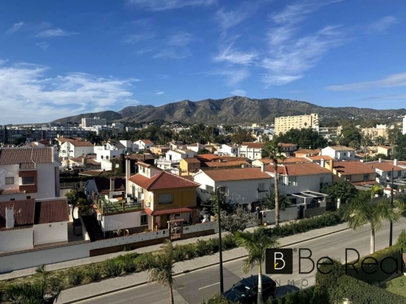 Imagen 4 de EXCLUSIVA VIVIENDA EN 2 LINEA DE PLAYA EN EL CONJUNTO RESIDENCIAL ALAMAR DE TORREMOLINOS