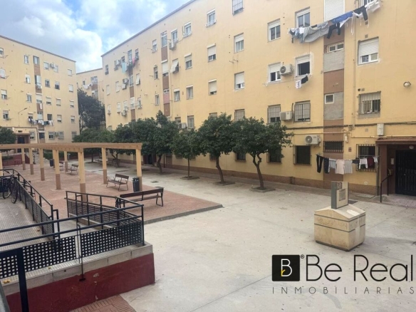 Imagen 2 de OPORTUNIDAD! PISO DE 4 DORMITORIOS EN LAS FLORES-MALAGA