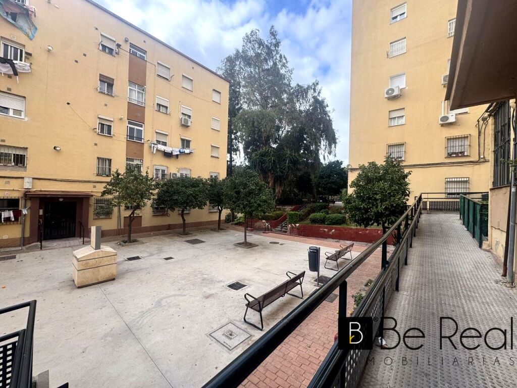 Imagen 3 de OPORTUNIDAD! PISO DE 4 DORMITORIOS EN LAS FLORES-MALAGA