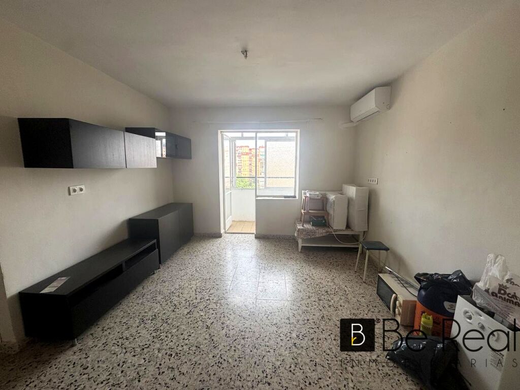 Imagen 4 de OPORTUNIDAD! PISO DE 4 DORMITORIOS EN LAS FLORES-MALAGA