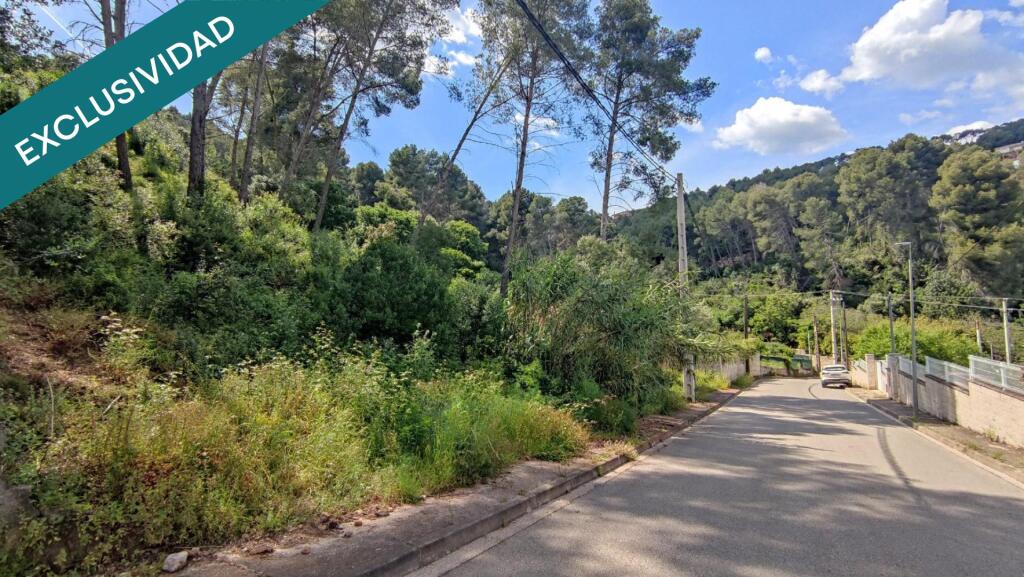 Imagen 1 de TERRENO DE 2300M2 EDIFICABLE EN CERVELLO.