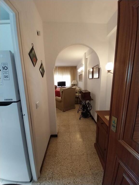 Imagen 2 de OPORTUNIDAD EN ESTEPONA – PISO DE 3 DORMITORIOS CON TERRAZA