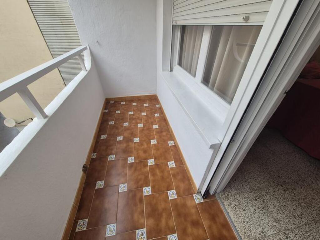 Imagen 3 de OPORTUNIDAD EN ESTEPONA – PISO DE 3 DORMITORIOS CON TERRAZA