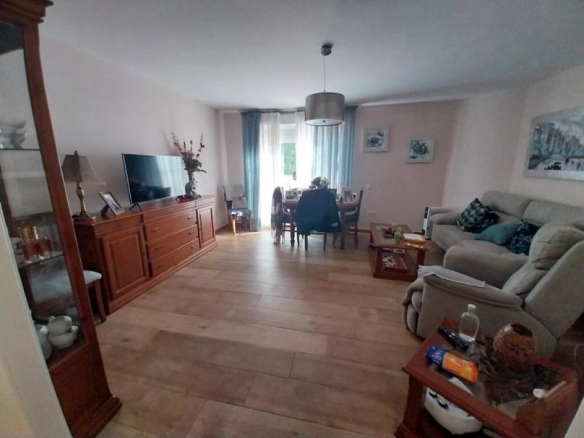 Imagen 1 de PISO DE 3 HABITACIONES REFORMADO Y CERCA DE TODOS LOS SERVICIOS