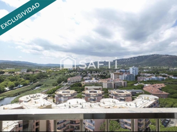 Imagen 4 de Venta estudio con licencia turística en Castell-Playa de Aro para inversor con aquilinos dentro