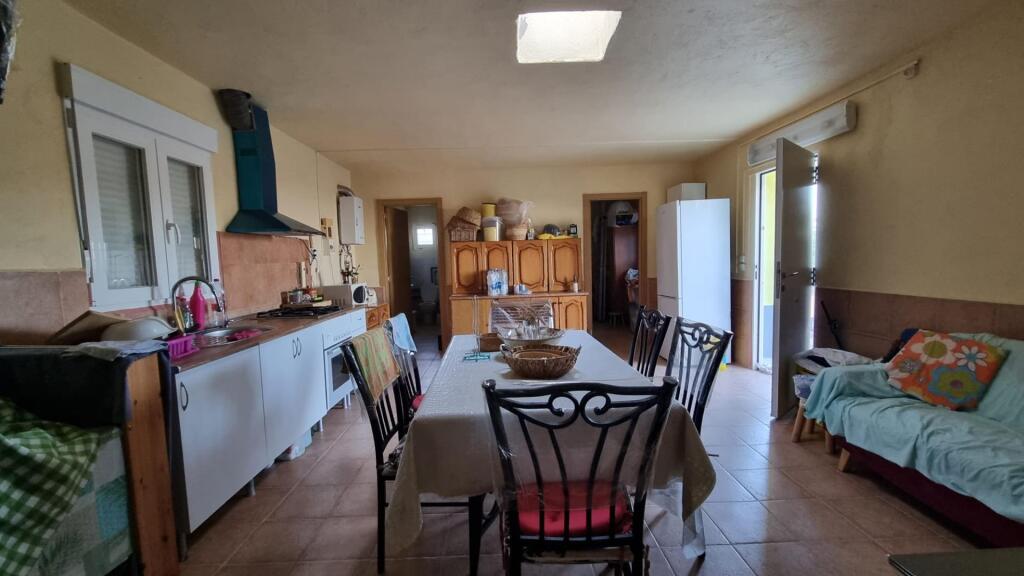 Imagen 2 de Encantadora Propiedad en Félix: Terreno con Casa y Naturaleza Imagen 2 de Encantadora Propiedad en Félix: Terreno con Casa y Naturaleza