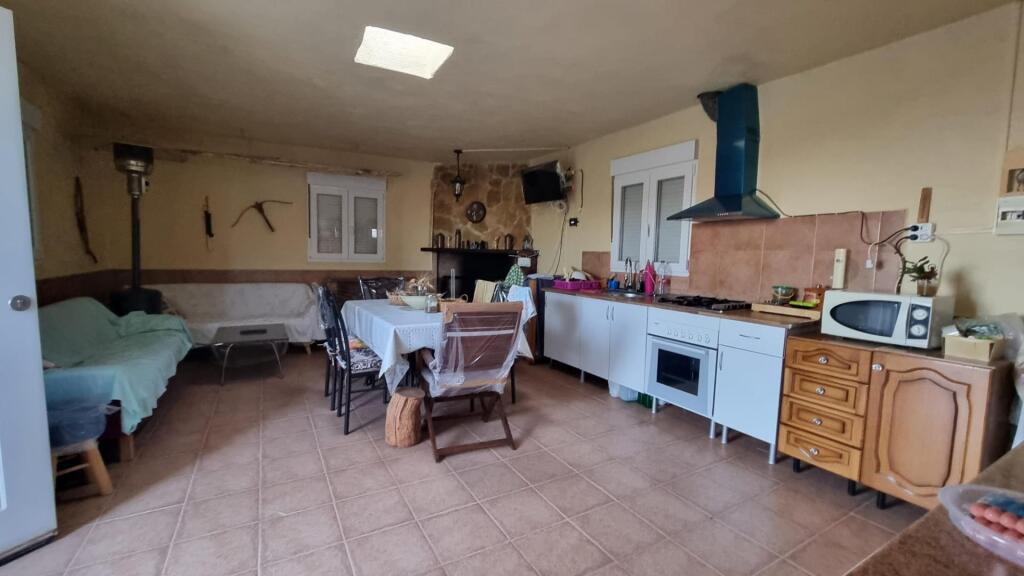 Imagen 4 de Encantadora Propiedad en Félix: Terreno con Casa y Naturaleza Imagen 4 de Encantadora Propiedad en Félix: Terreno con Casa y Naturaleza