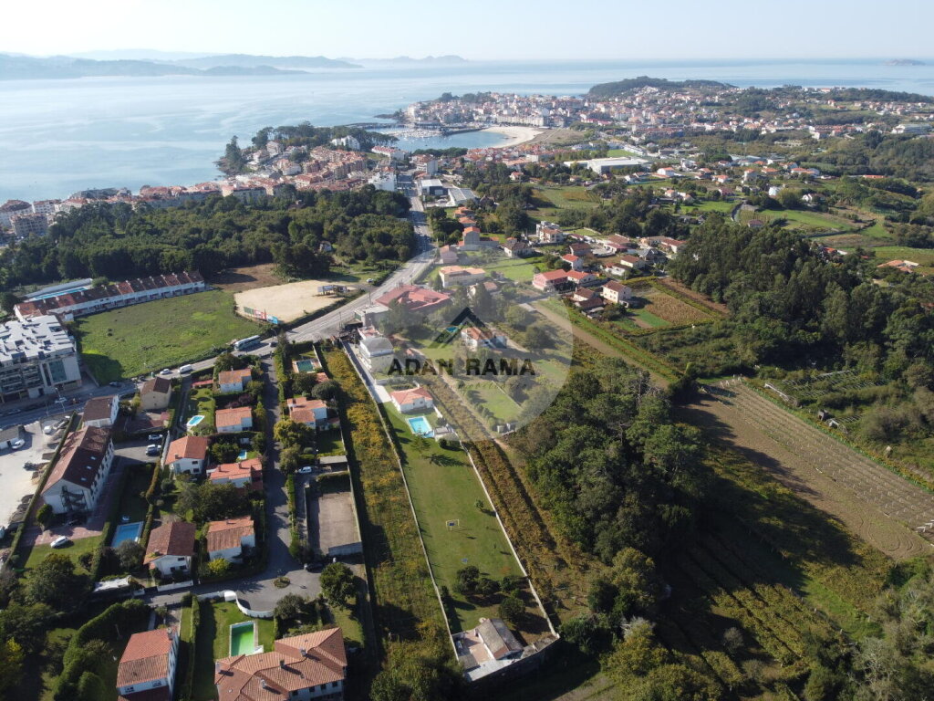 de 680m2 con 14 dormitorios y 8 baños con plaza de garaje y trastero